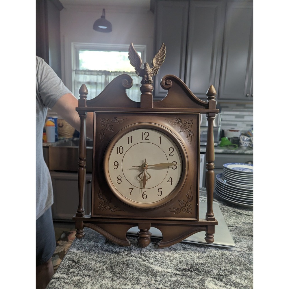 Vintage Syroco Eagle Clock #3884 USA Made Brown Mid Century Modern